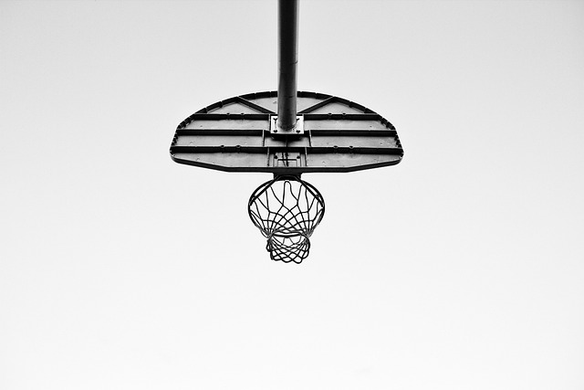 Sådan kommer du i gang med basketball – regler, udstyr og dine første skridt